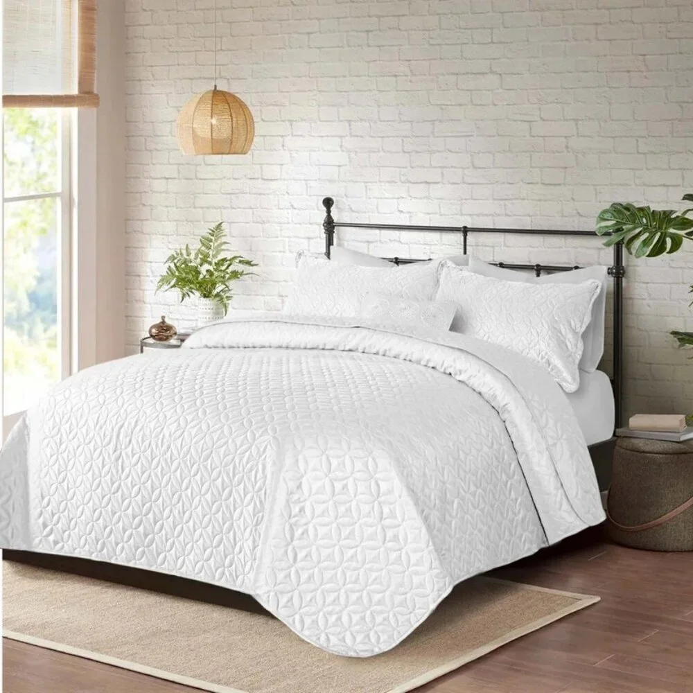 Elegant White Quilted Lightweight Bedspread 3pc Set King